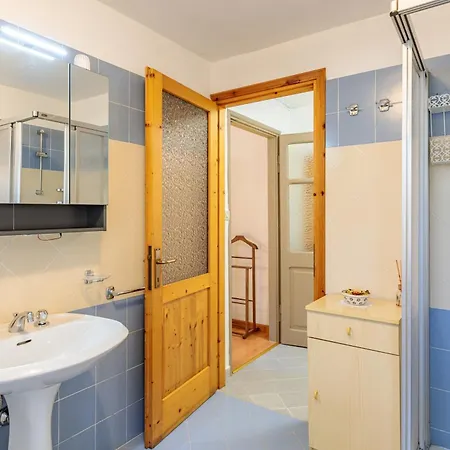 Lo Mitcho De Pouisse Аоста